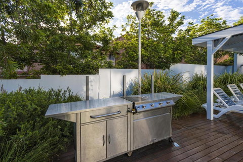 Oaks Nelson Bay Lure Suites - Accommodation Sunshine Coast 7