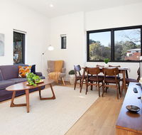 Stylish Apartment With Garage Near Bondi Beach - Accommodation Sunshine Coast