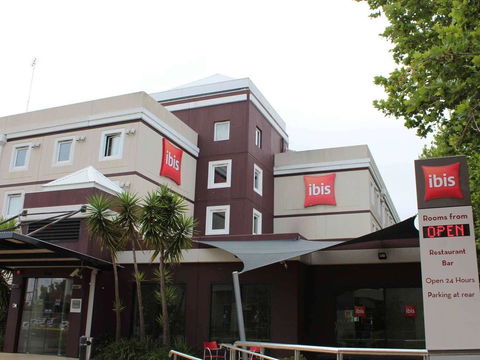 Ibis Newcastle - Accommodation Sunshine Coast 0