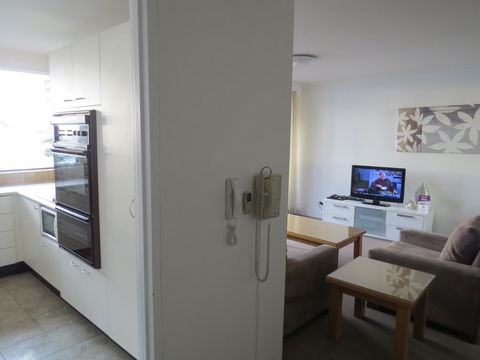 Manly Paradise Motel & Apartments - Accommodation Sunshine Coast 44