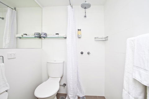 Manly Paradise Motel & Apartments - Accommodation Sunshine Coast 9