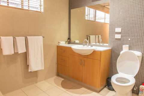 Belmont - Accommodation Sunshine Coast 12