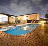 Winning Post Motor Inn - Accommodation Sunshine Coast
