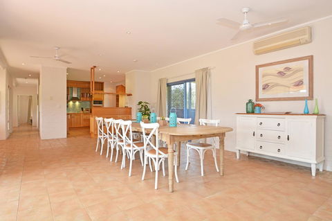 JE Guesthouse, Central To All The Hunter Valley Has To Offer - Accommodation Sunshine Coast 7