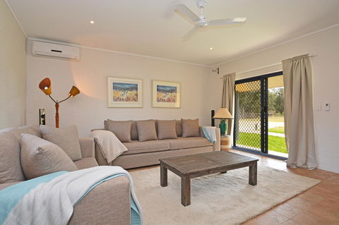 JE Guesthouse, Central To All The Hunter Valley Has To Offer - Accommodation Sunshine Coast 1