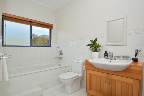 JE Guesthouse, Central To All The Hunter Valley Has To Offer - Accommodation Sunshine Coast 23