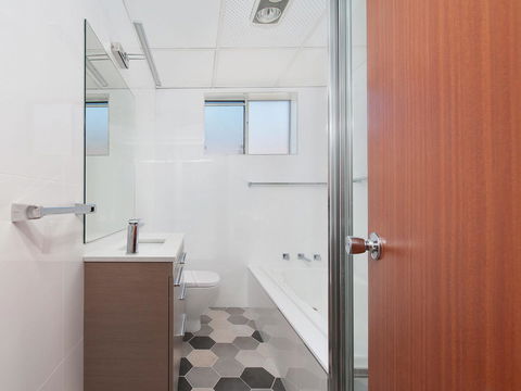 Victoria Parade, Kiah, Unit 10, 53 - Accommodation Sunshine Coast 11