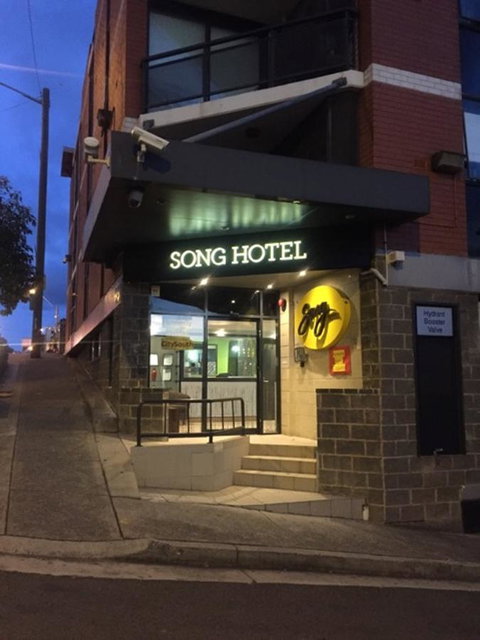 Hotel Hacienda - Accommodation Sunshine Coast 0
