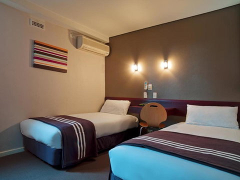 Hotel Hacienda - Accommodation Sunshine Coast 14