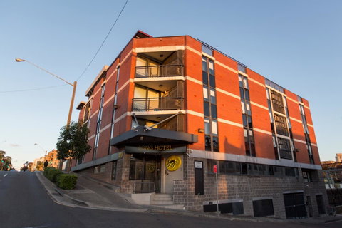 Hotel Hacienda - Accommodation Sunshine Coast 2