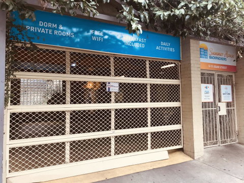 Newtown Backpackers - Accommodation Sunshine Coast 27