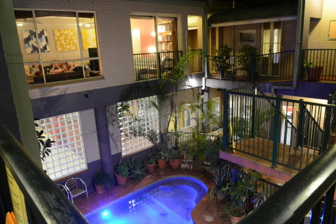 Newtown Backpackers - Accommodation Sunshine Coast 0