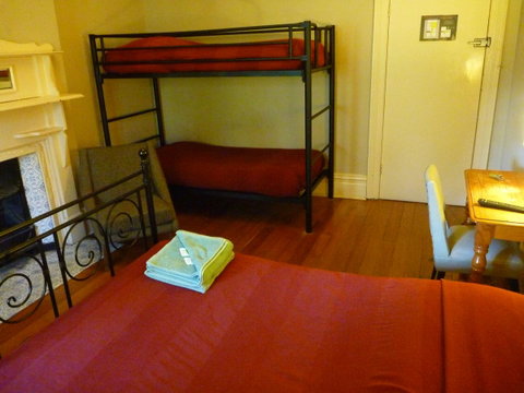 Newtown Backpackers - Accommodation Sunshine Coast 20