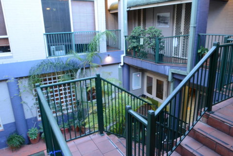 Newtown Backpackers - Accommodation Sunshine Coast 8