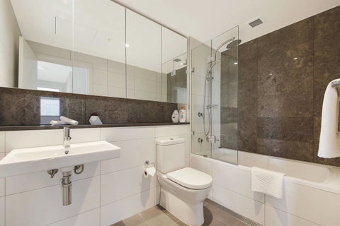 Stunning Sunset Water View 2BEDs On High Rises - Accommodation Sunshine Coast 10