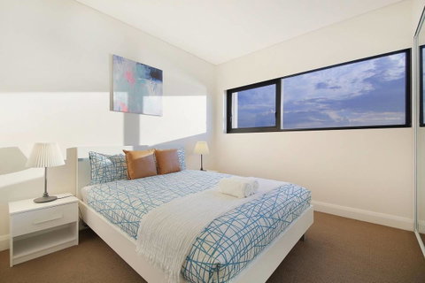 Stunning Sunset Water View 2BEDs On High Rises - Accommodation Sunshine Coast 2