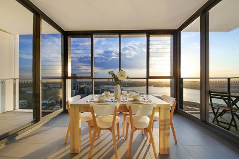 Stunning Sunset Water View 2BEDs On High Rises - Accommodation Sunshine Coast 15