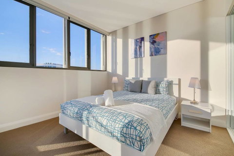 Stunning Sunset Water View 2BEDs On High Rises - Accommodation Sunshine Coast 6
