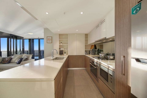 Stunning Sunset Water View 2BEDs On High Rises - Accommodation Sunshine Coast 11