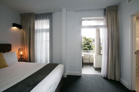 The Lucky Hotel - Accommodation Sunshine Coast 25