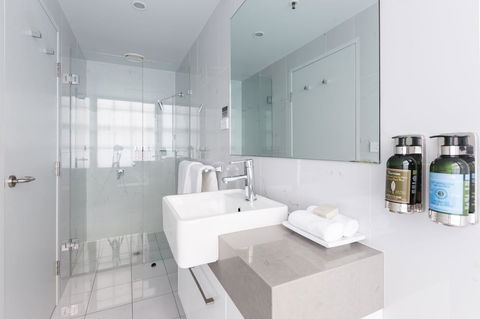 The Lucky Hotel - Accommodation Sunshine Coast 4
