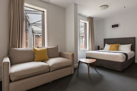 The Lucky Hotel - Accommodation Sunshine Coast 18