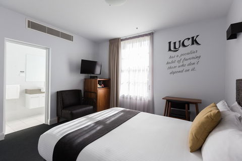 The Lucky Hotel - Accommodation Sunshine Coast 3