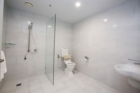 The Lucky Hotel - Accommodation Sunshine Coast 36