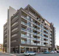 Honeysuckle Executive Apartments - Accommodation Sunshine Coast