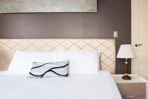 Seasons Harbour Plaza - Accommodation Sunshine Coast 10