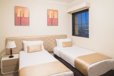 Seasons Harbour Plaza - Accommodation Sunshine Coast 5
