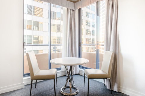 Seasons Harbour Plaza - Accommodation Sunshine Coast 1