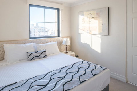 Seasons Harbour Plaza - Accommodation Sunshine Coast 7