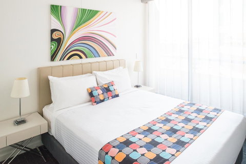 Seasons Harbour Plaza - Accommodation Sunshine Coast 0