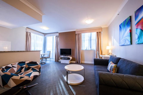 Seasons Harbour Plaza - Accommodation Sunshine Coast 29