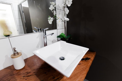 Mad Monkey Broadway - Accommodation Sunshine Coast 15