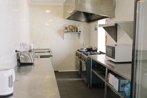 Mad Monkey Broadway - Accommodation Sunshine Coast 18