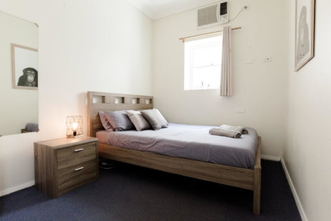 Mad Monkey Broadway - Accommodation Sunshine Coast 1