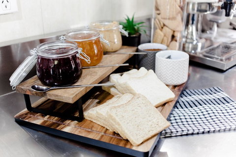 Mad Monkey Broadway - Accommodation Sunshine Coast 4
