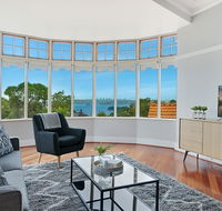 Huge Harbour View Apartment In Historic Home - Accommodation Sunshine Coast