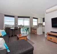 Gorgeous Coogee Views 2 beds WT21 - Accommodation Sunshine Coast