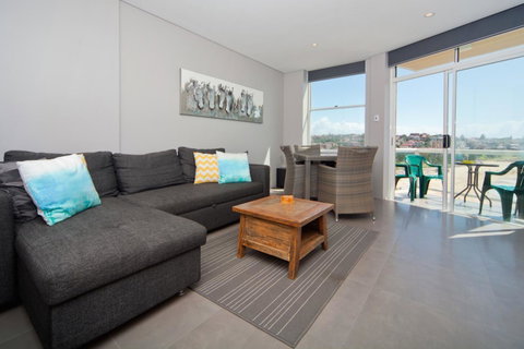 Gorgeous Coogee Views 2 Beds WT21 - Accommodation Sunshine Coast 2
