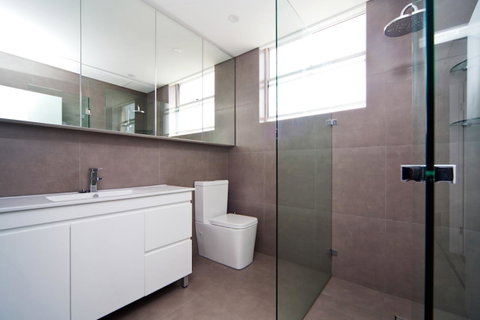 Gorgeous Coogee Views 2 Beds WT21 - Accommodation Sunshine Coast 11