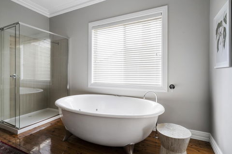 The Spa Cottage With HotTub, Netflix & Stan - Accommodation Sunshine Coast 19