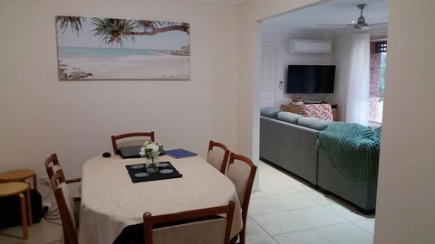 Twin Palms Holiday House At Lighthouse - Accommodation Sunshine Coast 2