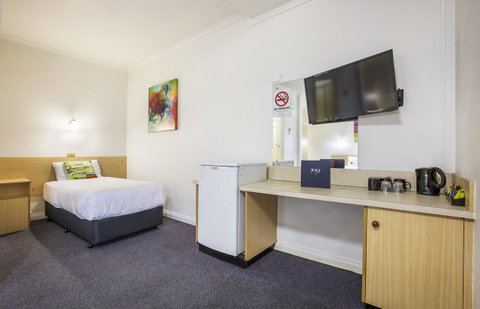Boomerang Hotel - Accommodation Sunshine Coast 1