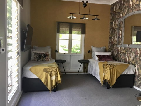 Chanticleer Gardens Barn Cottage With A Pool - Accommodation Sunshine Coast 14