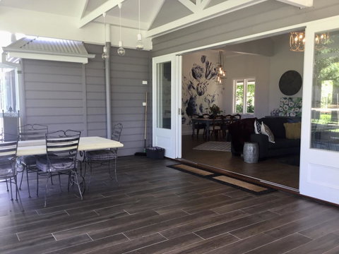 Chanticleer Gardens Barn Cottage With A Pool - Accommodation Sunshine Coast 10