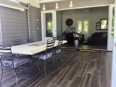 Chanticleer Gardens Barn Cottage With A Pool - Accommodation Sunshine Coast 12