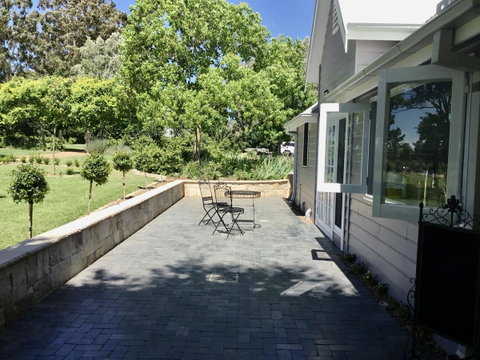 Chanticleer Gardens Barn Cottage With A Pool - Accommodation Sunshine Coast 4